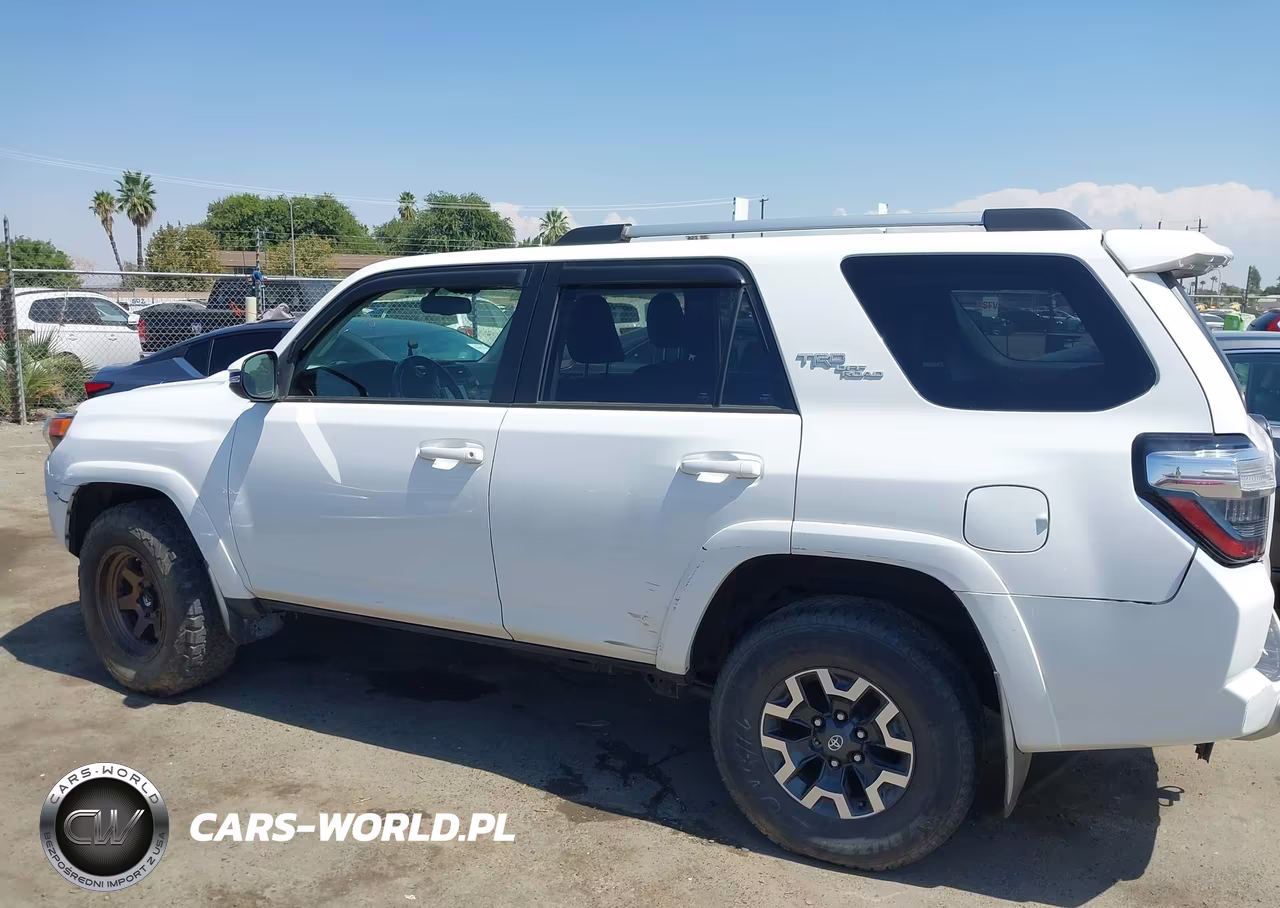 2018 Toyota 4Runner Trd Off Road Premium VIN:JTEBU5JR3J5577497 - 14