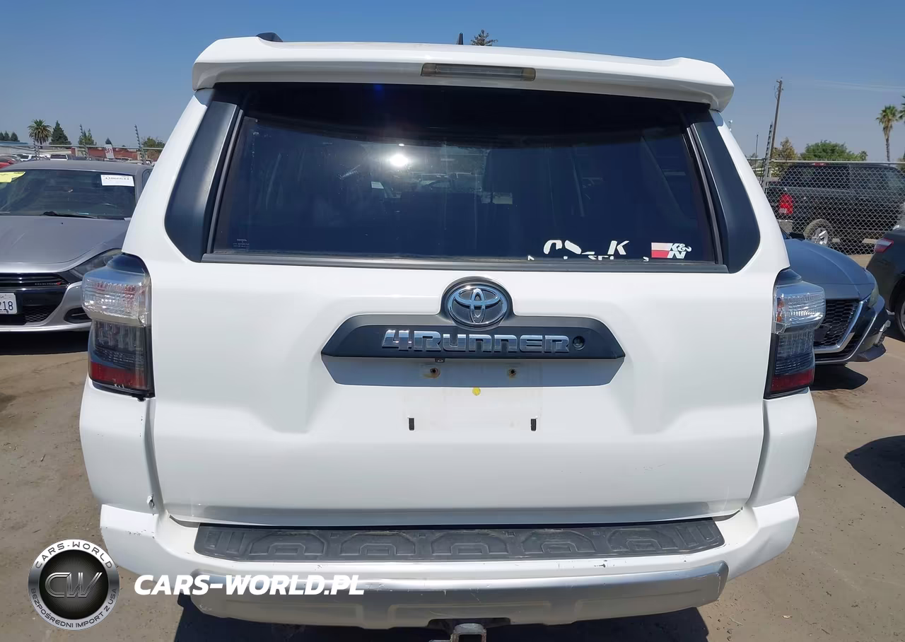 2018 Toyota 4Runner Trd Off Road Premium VIN:JTEBU5JR3J5577497 - 16
