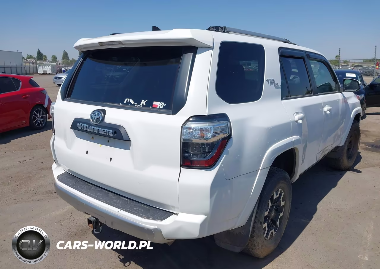 2018 Toyota 4Runner Trd Off Road Premium VIN:JTEBU5JR3J5577497 - 4