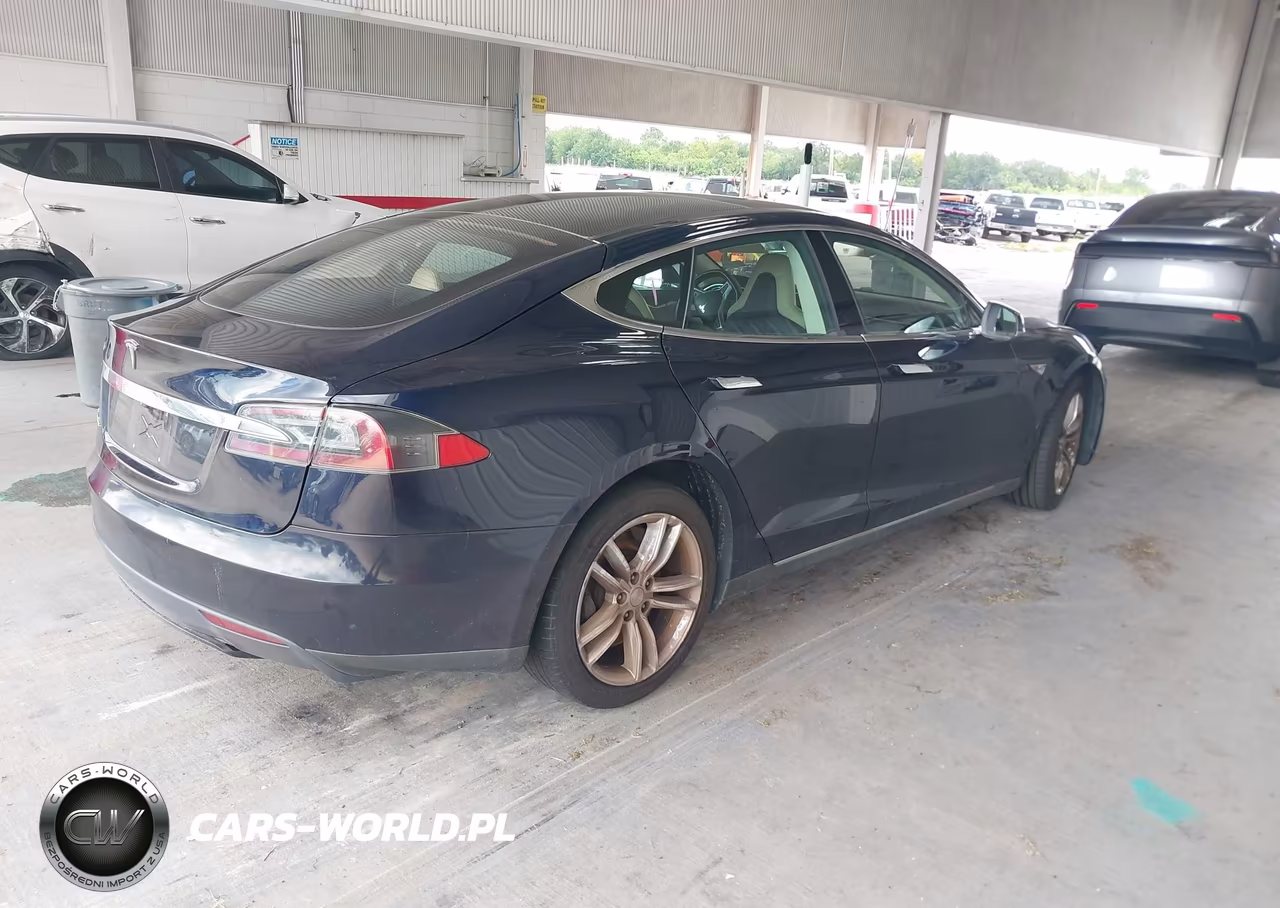 2013 Tesla Model S VIN:5YJSA1AC8DFP10114 - 4