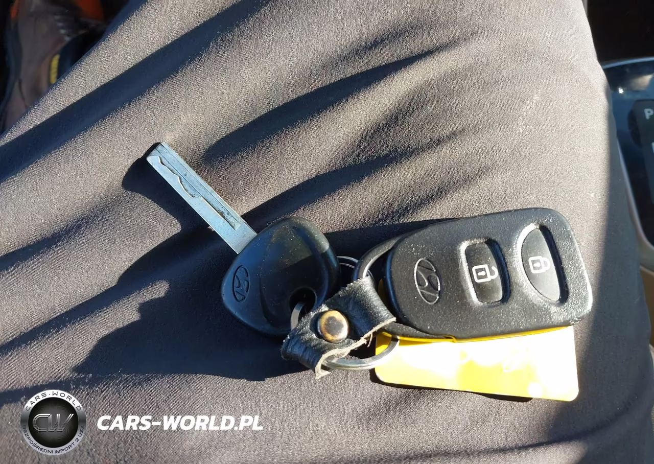2013 Hyundai Accent Gls VIN:KMHCU4AEXDU576787 - 11