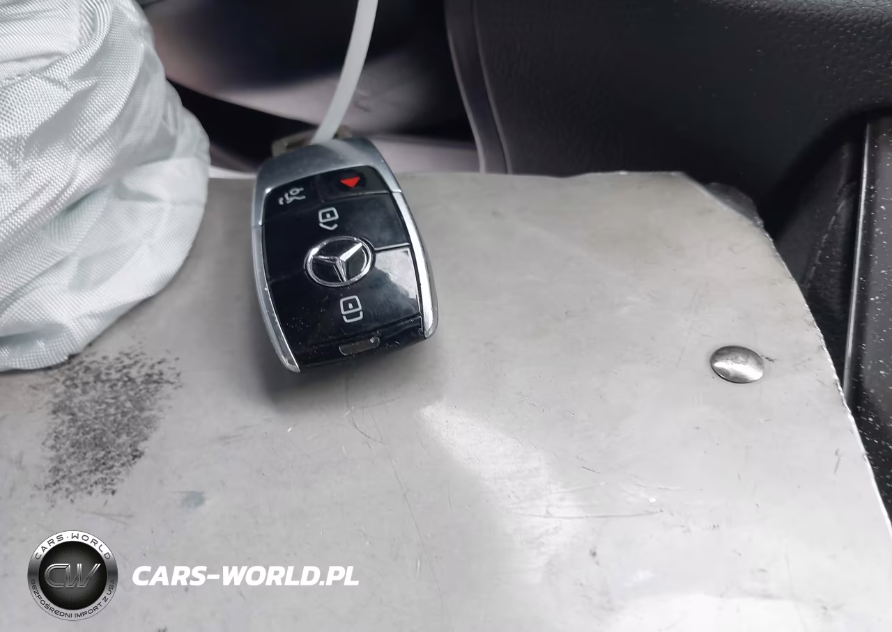 2018 Mercedes-Benz E 300 4Matic VIN:WDDZF4KB2JA472875 - 11