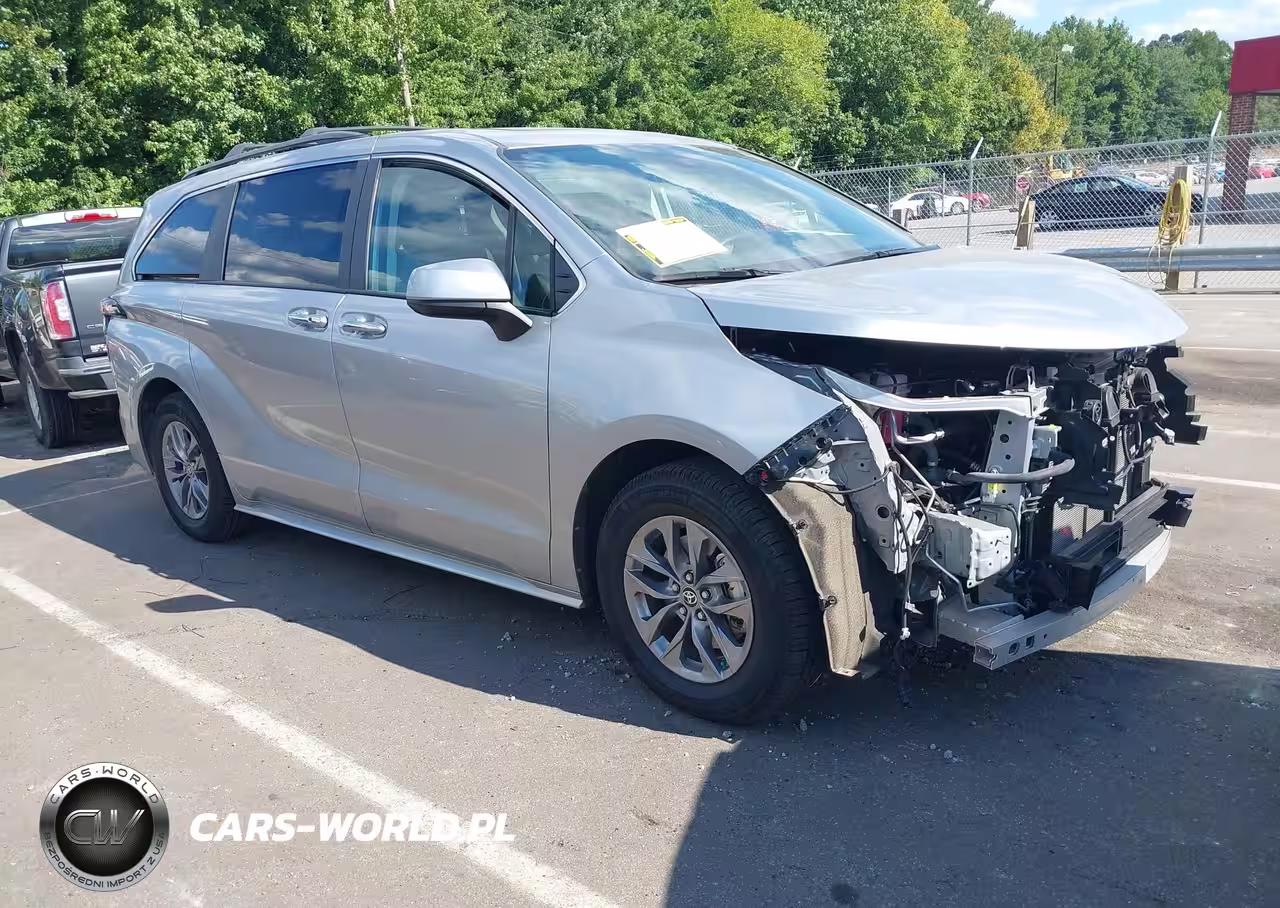 2023 Toyota Sienna Xle
