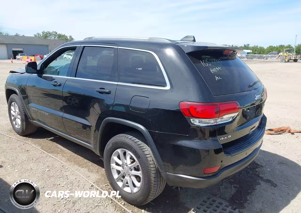 2021 Jeep Grand Cherokee Laredo E 4X4 VIN:1C4RJFAG7MC842891 - 3