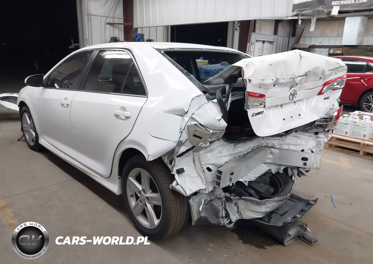 2014 Toyota Camry Se VIN:4T1BF1FK8EU411731 - 3