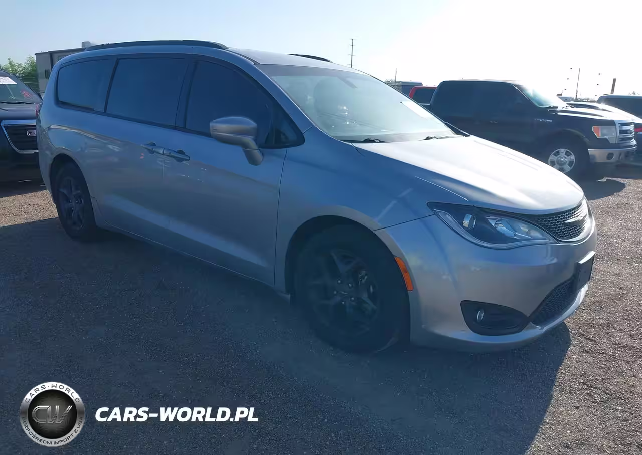 2018 Chrysler Pacifica Touring L Plus