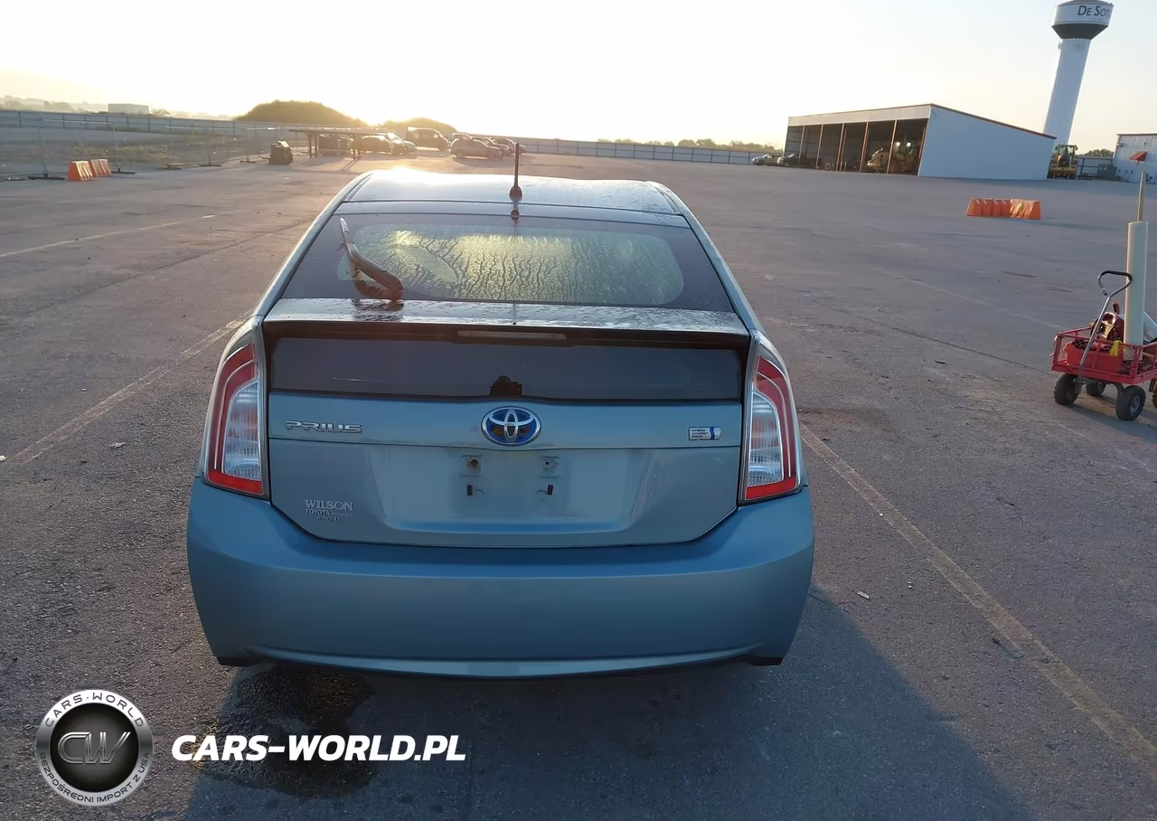 2013 Toyota Prius Two VIN:JTDKN3DU4D1660776 - 16