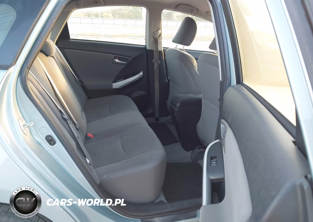 2013 Toyota Prius Two VIN:JTDKN3DU4D1660776 - 8