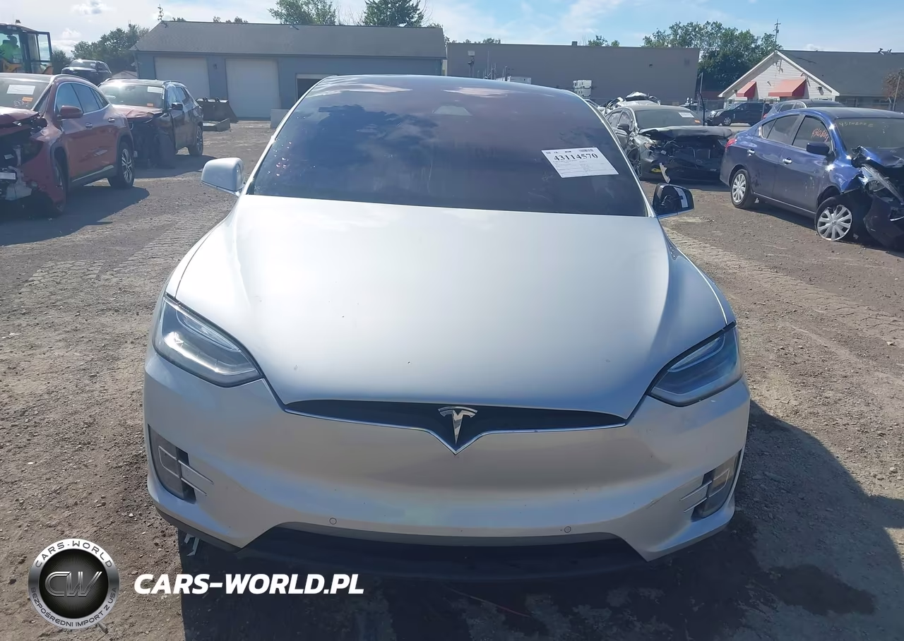2017 Tesla Model X 100D-75D-90D VIN:5YJXCAE2XHF048804 - 13