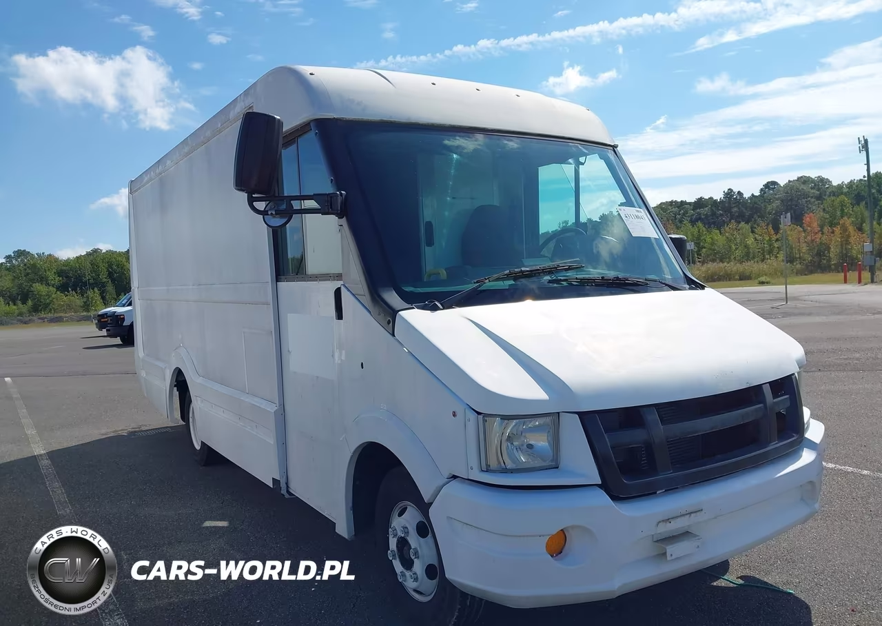 2013 Isuzu Commercial Van
