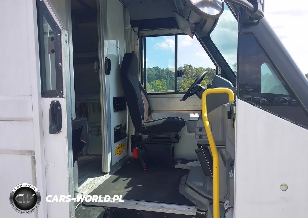 2013 Isuzu Commercial Van VIN:JALB4T177D7W00715 - 7