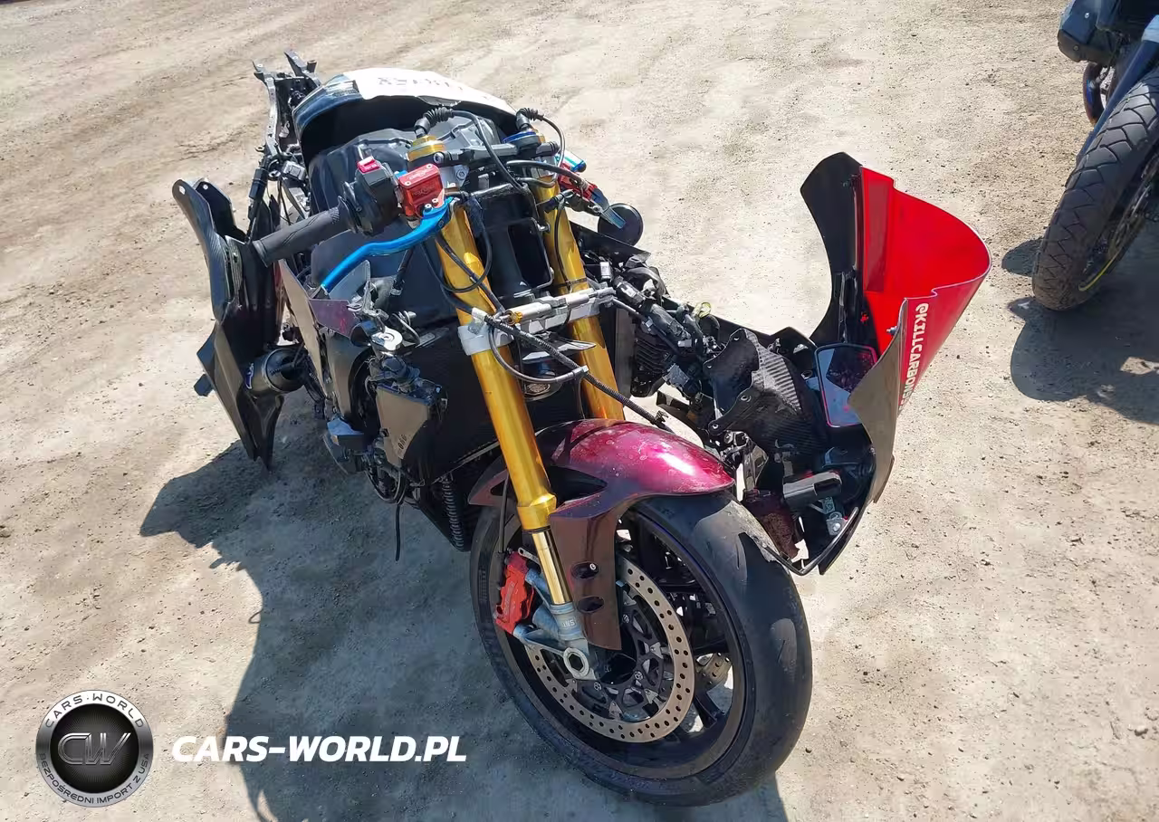 2022 Yamaha Yzfr1M C