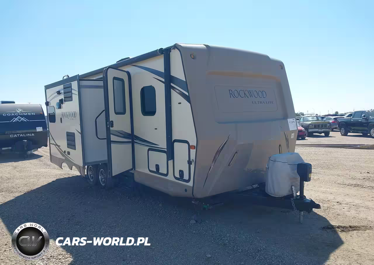 2015 Forest River Rockwood 29' Bumper Pull