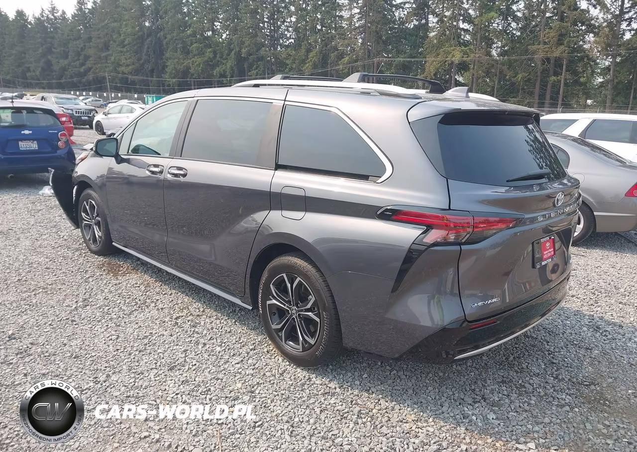 2025 Toyota Sienna Platinum VIN:5TDESKFC6SS205724 - 3