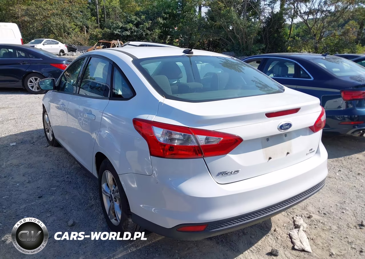 2014 Ford Focus Se VIN:1FADP3F24EL309148 - 3