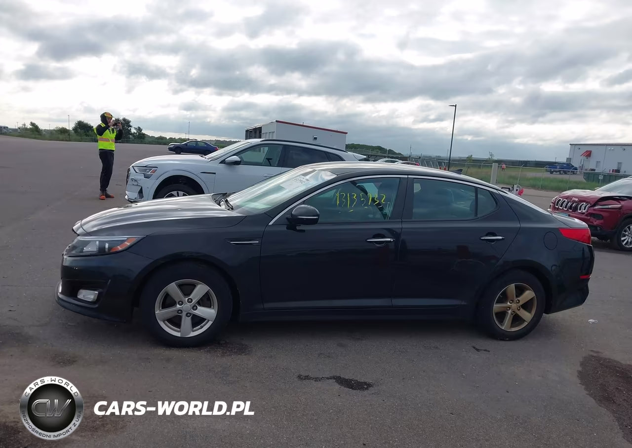 2015 Kia Optima Lx VIN:KNAGM4A77F5658588 - 14