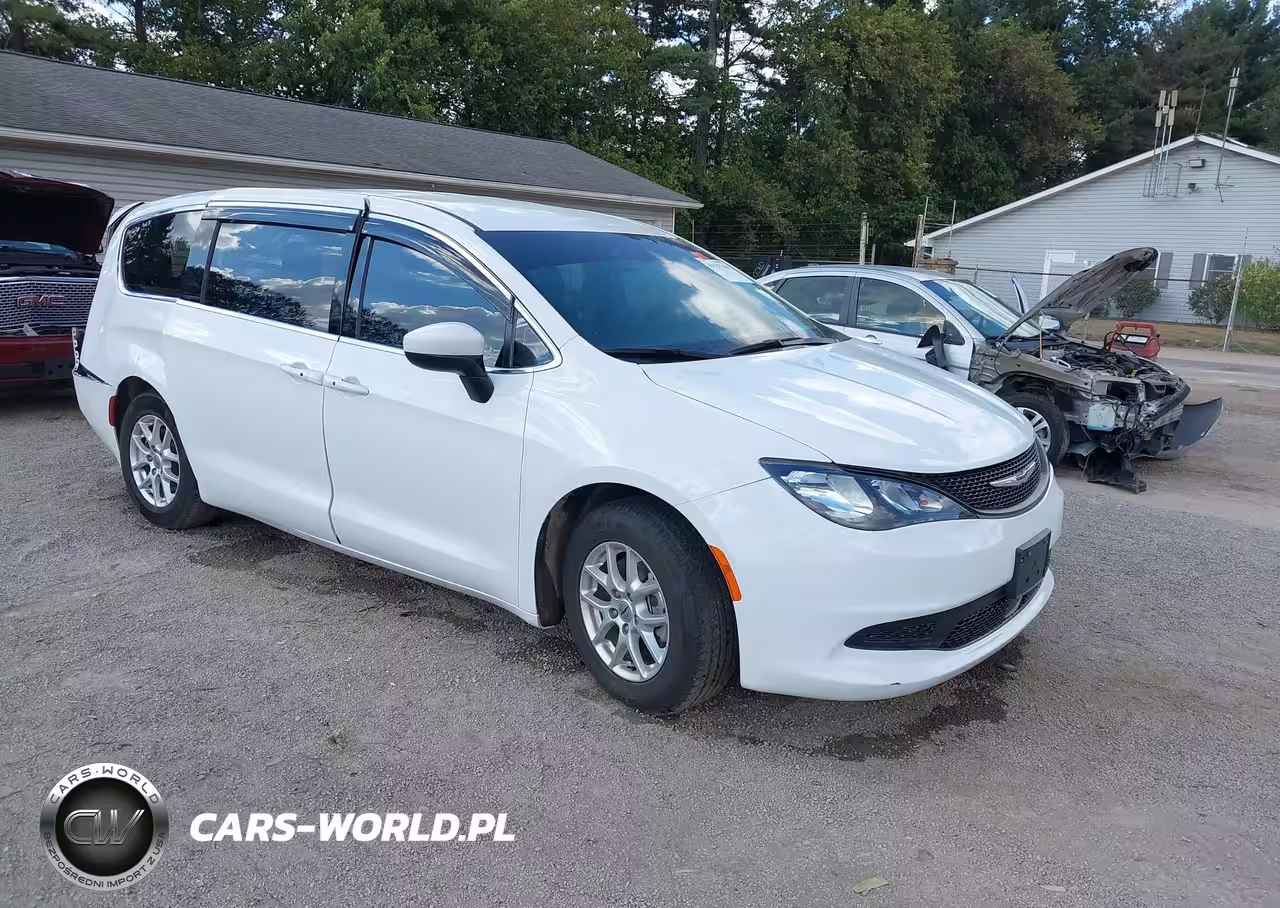 2022 Chrysler Voyager Lx