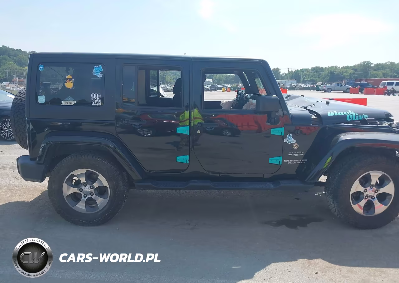 2016 Jeep Wrangler Unlimited Sahara VIN:1C4HJWEG8GL334973 - 13