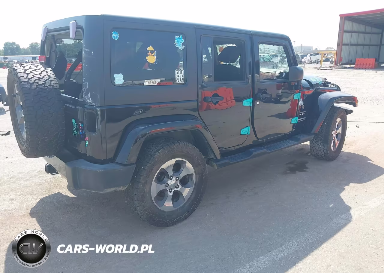 2016 Jeep Wrangler Unlimited Sahara VIN:1C4HJWEG8GL334973 - 4