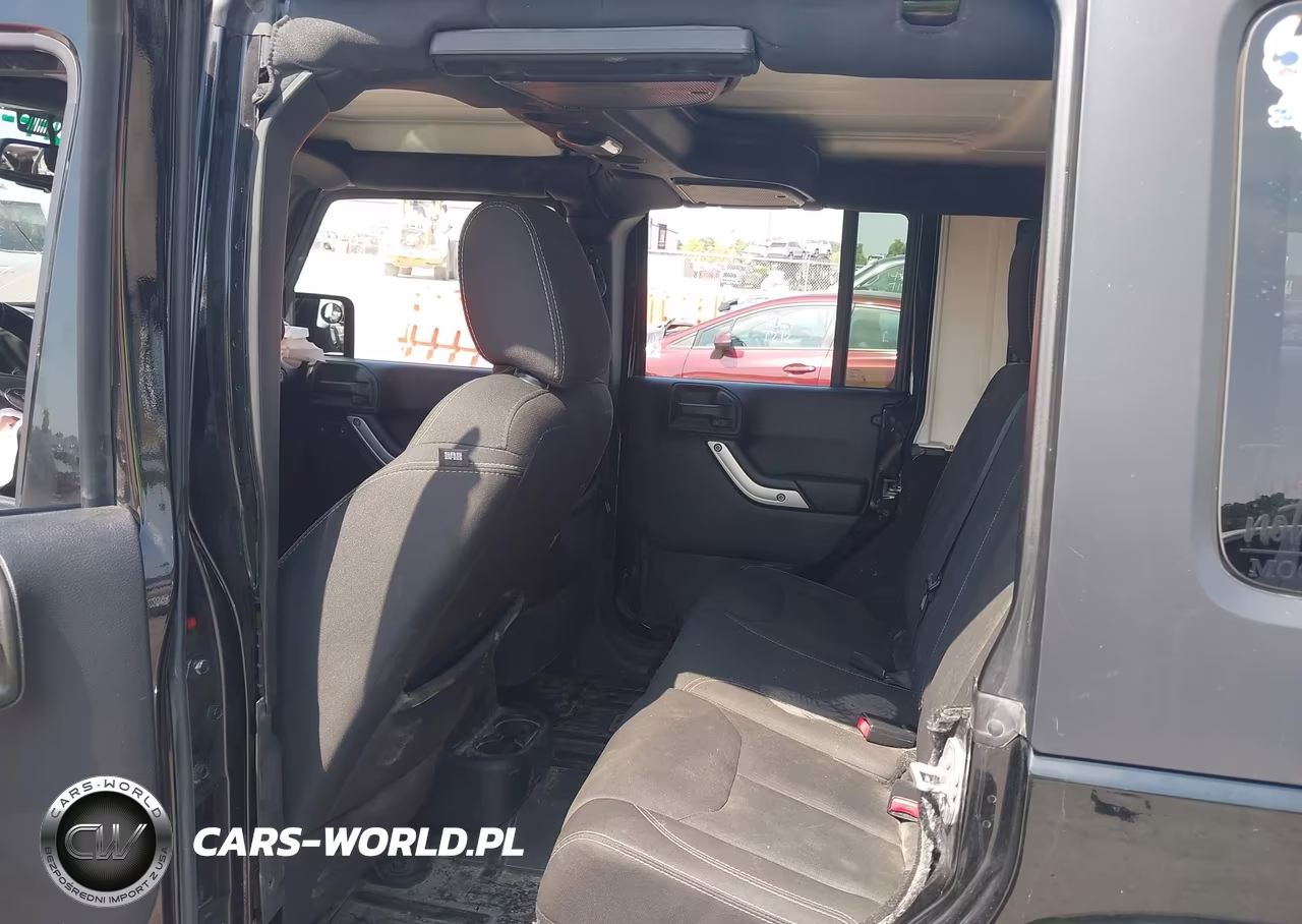 2016 Jeep Wrangler Unlimited Sahara VIN:1C4HJWEG8GL334973 - 8
