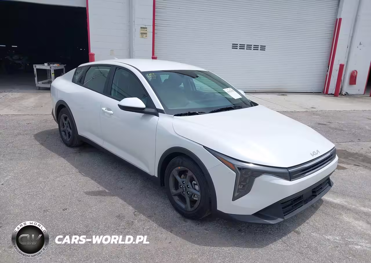 2025 Kia K4 Lxs
