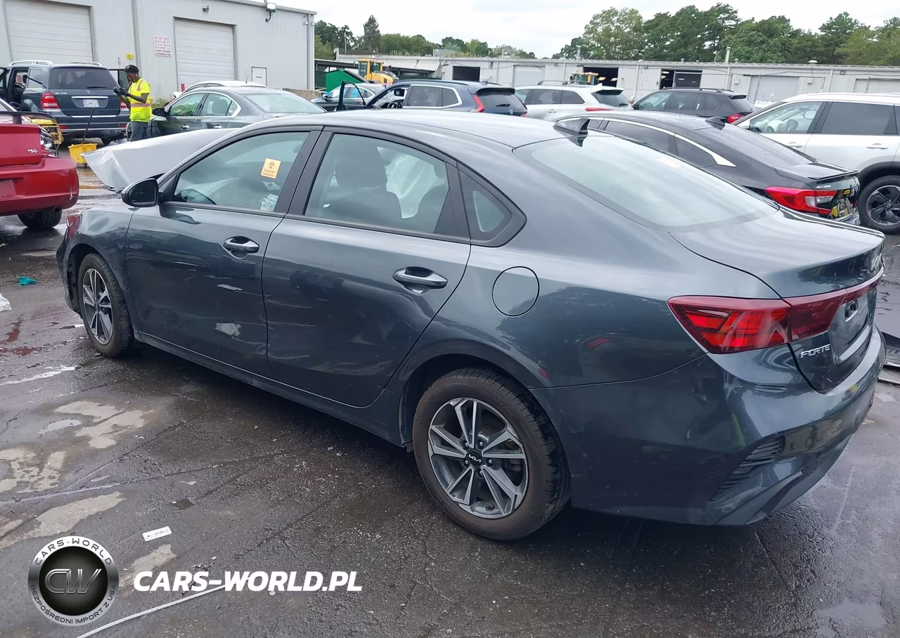 2023 Kia Forte Lxs VIN:3KPF24AD2PE642878 - 3