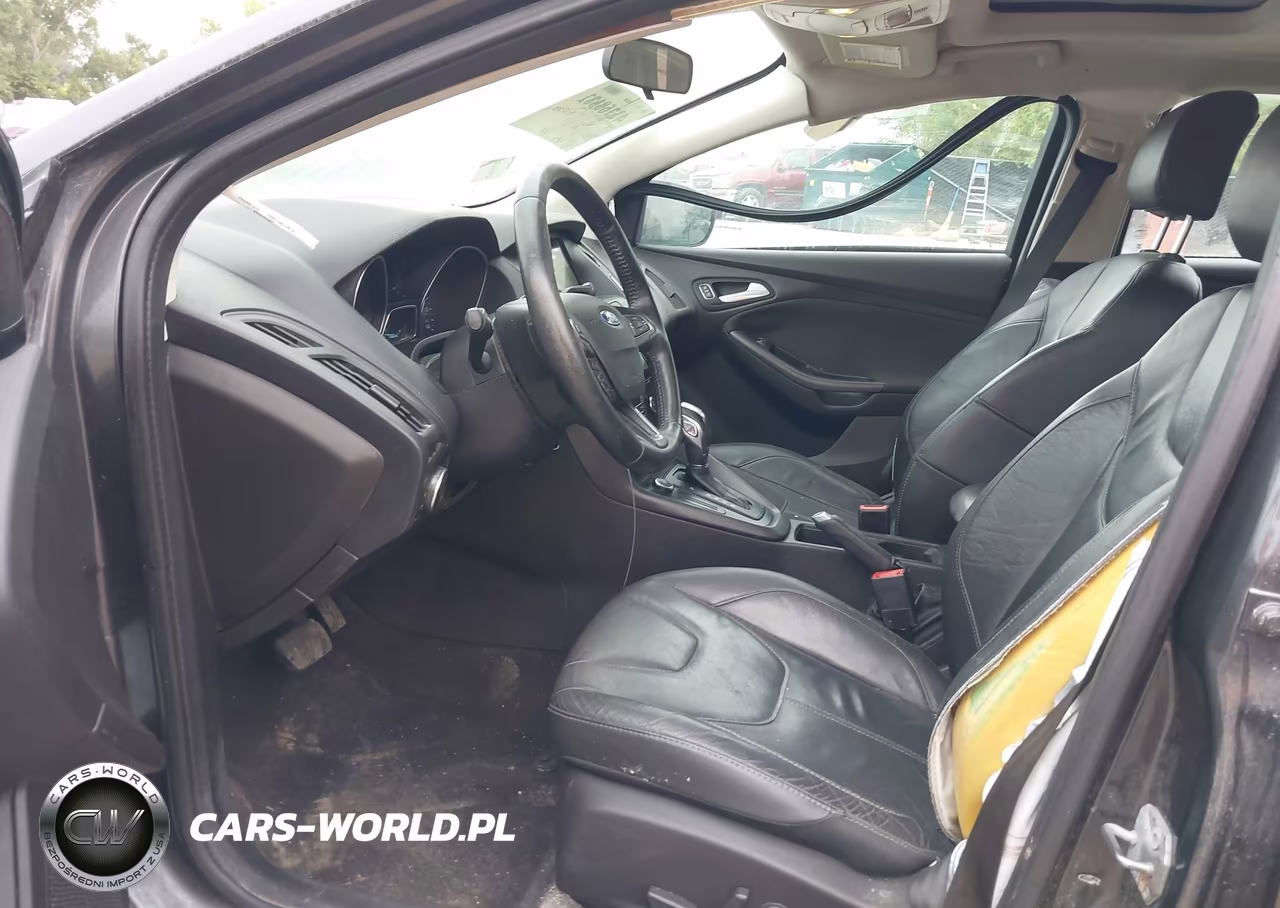 2016 Ford Focus Se VIN:1FADP3K20GL288968 - 5