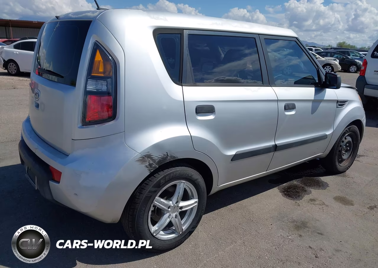 2010 Kia Soul VIN:KNDJT2A18A7137095 - 4