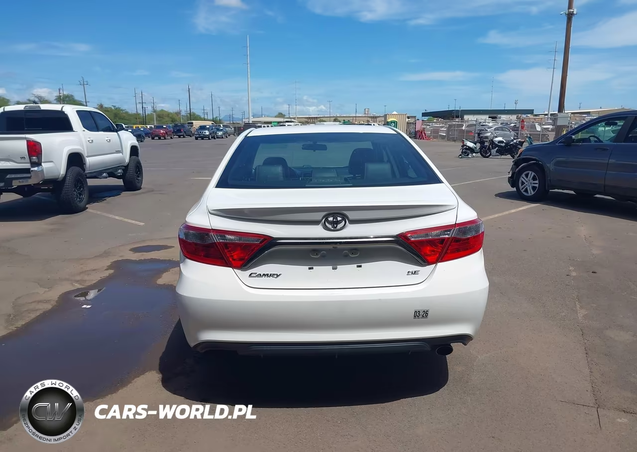 2015 Toyota Camry Se VIN:4T1BF1FK4FU104428 - 16