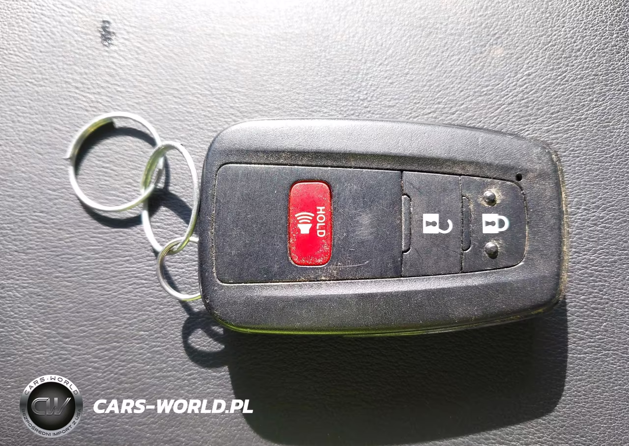 2018 Toyota Prius Four VIN:JTDKARFU9J3063585 - 11