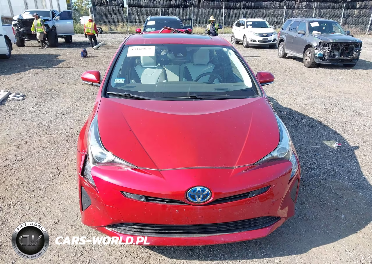 2018 Toyota Prius Four VIN:JTDKARFU9J3063585 - 12