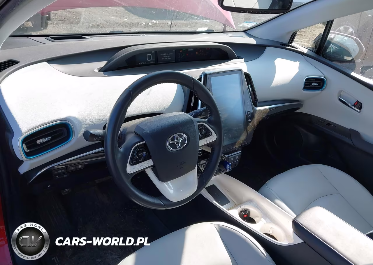 2018 Toyota Prius Four VIN:JTDKARFU9J3063585 - 17