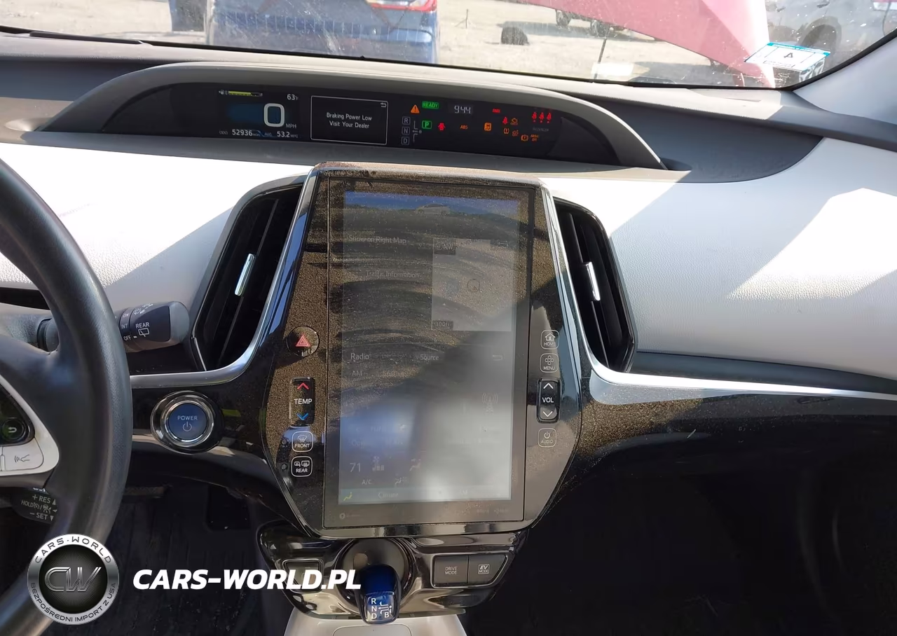 2018 Toyota Prius Four VIN:JTDKARFU9J3063585 - 18