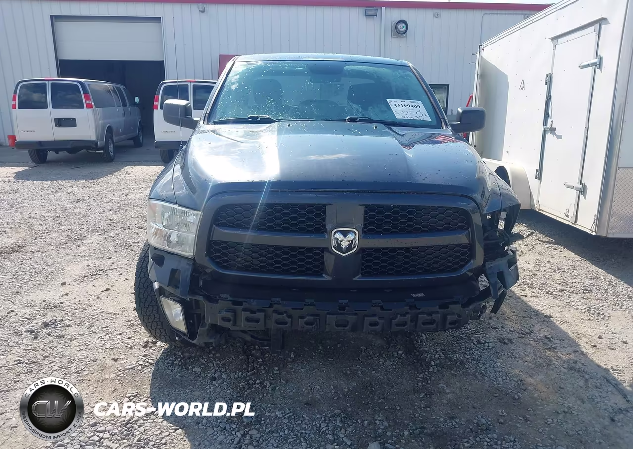 2019 Ram 1500 Classic Express 4X2 5'7 Box VIN:1C6RR6KT4KS619884 - 13