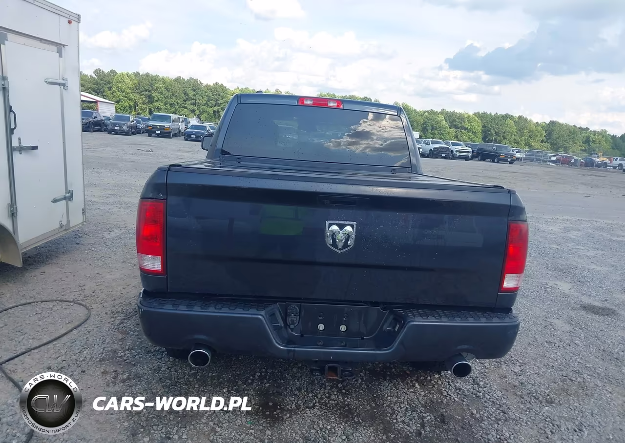 2019 Ram 1500 Classic Express 4X2 5'7 Box VIN:1C6RR6KT4KS619884 - 17