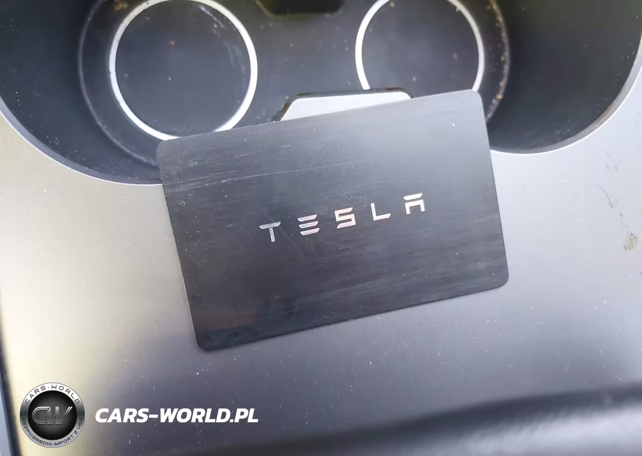 2023 Tesla Model Y VIN:7SAYGAEE0PF606695 - 11