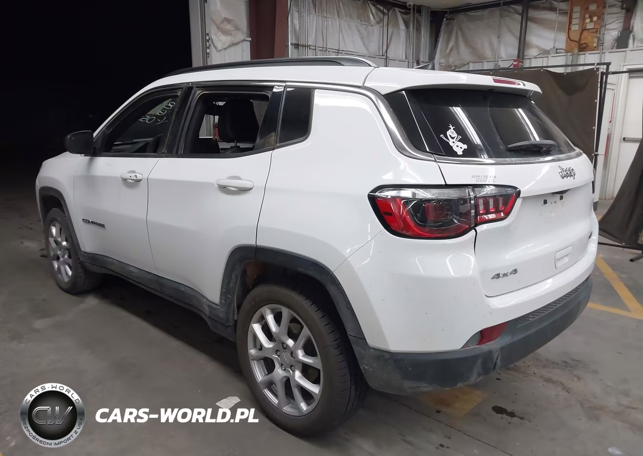 2024 Jeep Compass Latitude Lux Fwd VIN:3C4NJDFN8RT170524 - 3