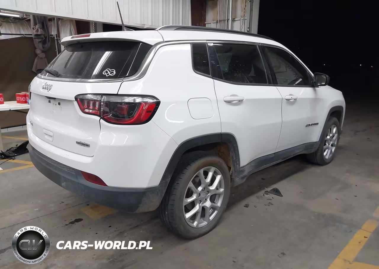2024 Jeep Compass Latitude Lux Fwd VIN:3C4NJDFN8RT170524 - 4