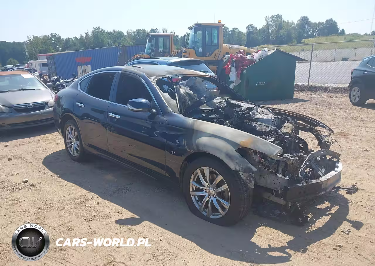 2017 Infiniti Q70 3.7