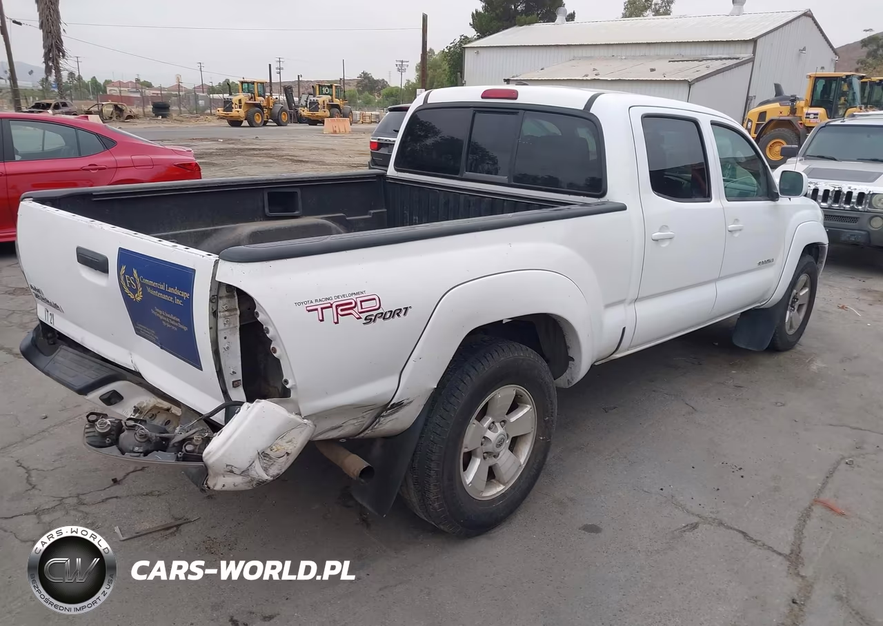 2011 Toyota Tacoma Prerunner V6 VIN:3TMKU4HN6BM028308 - 4