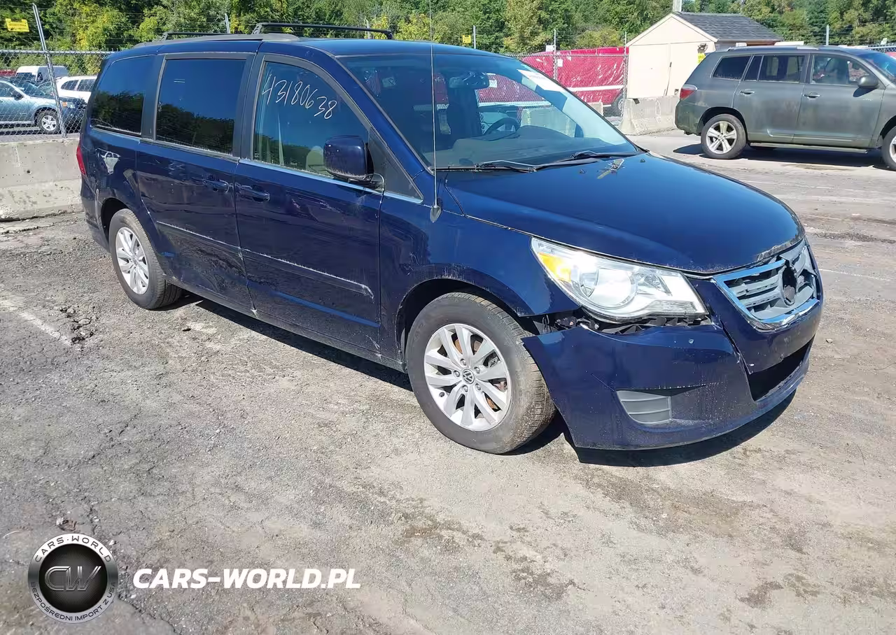 2012 Volkswagen Routan Se