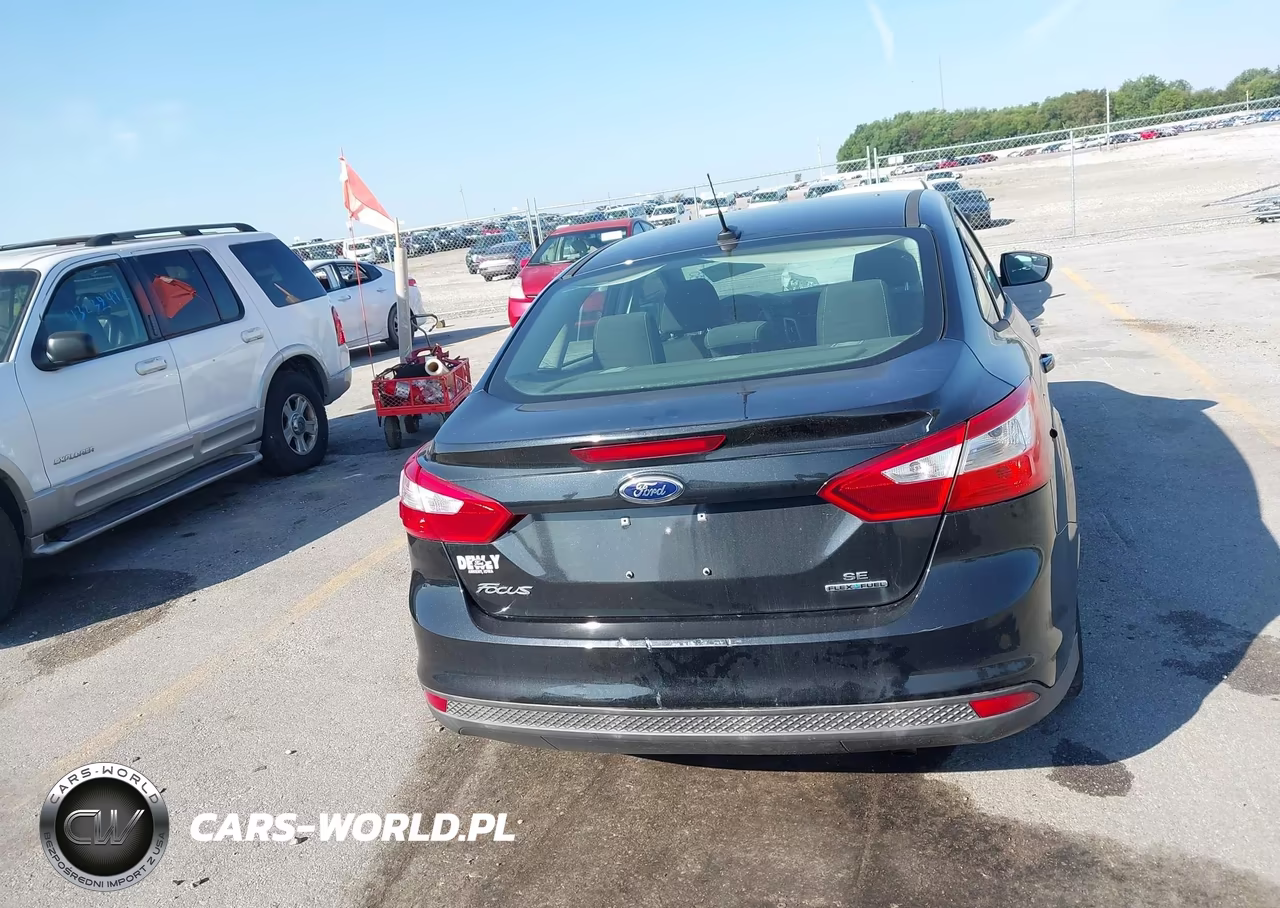 2014 Ford Focus Se VIN:1FADP3F22EL341130 - 6