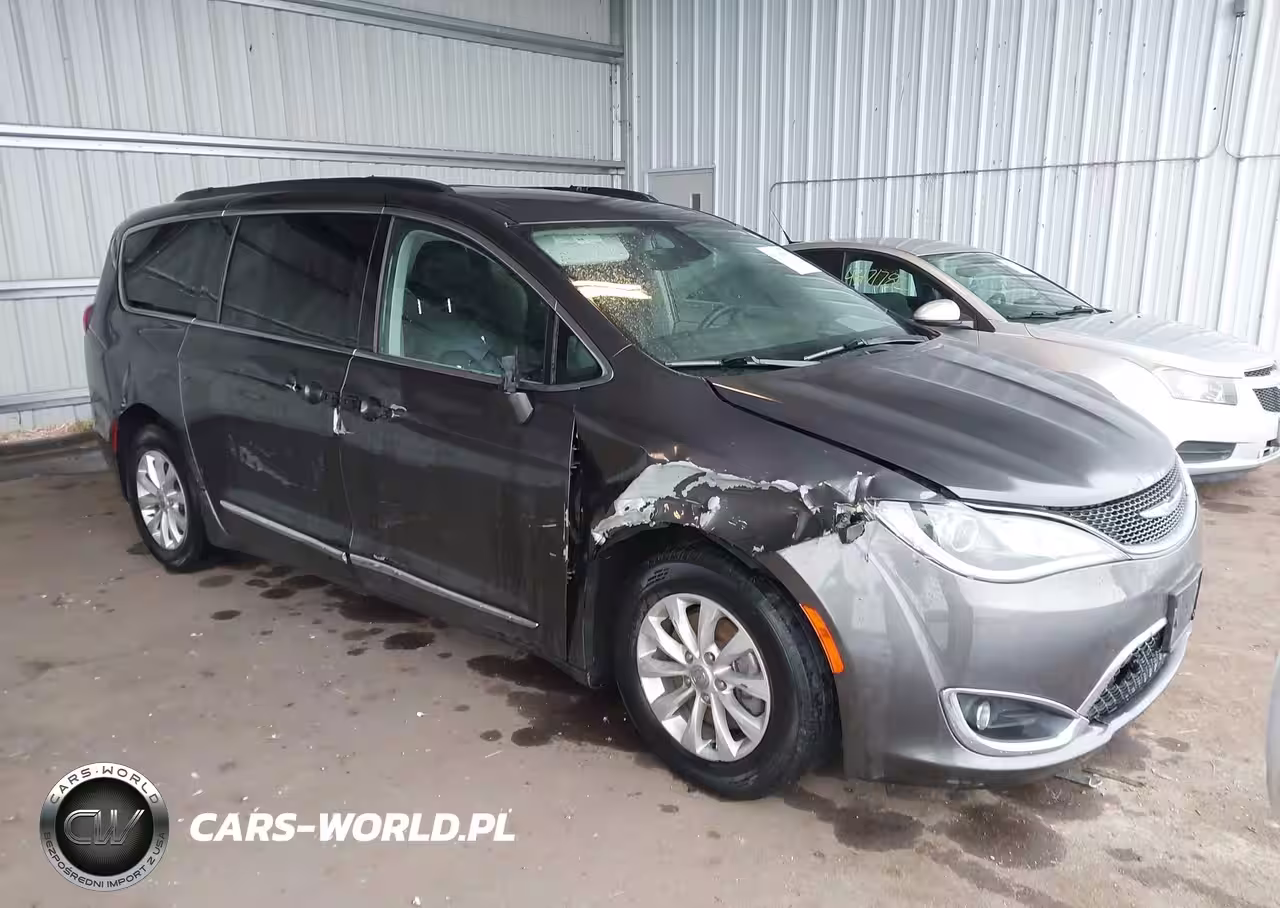 2017 Chrysler Pacifica Touring-L