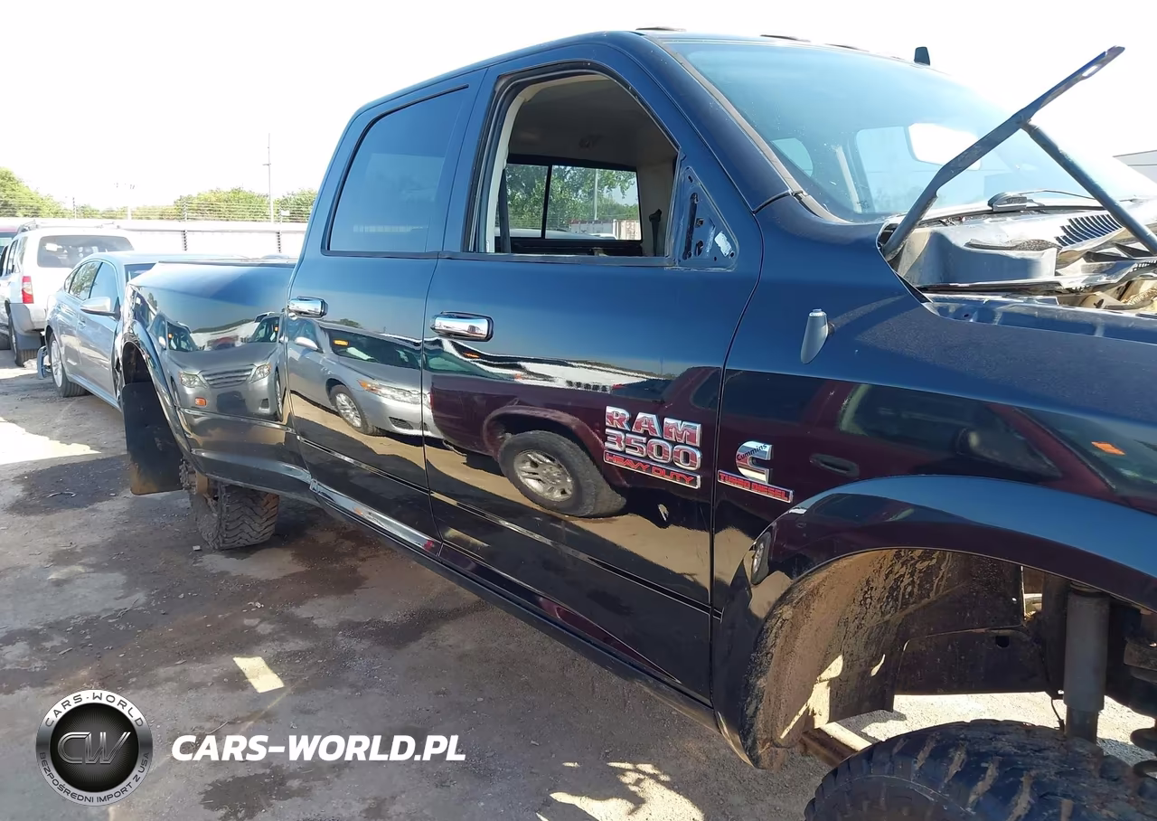 2018 Ram 3500 Laramie 4X4 8' Box VIN:3C63RRJL3JG324158 - 12