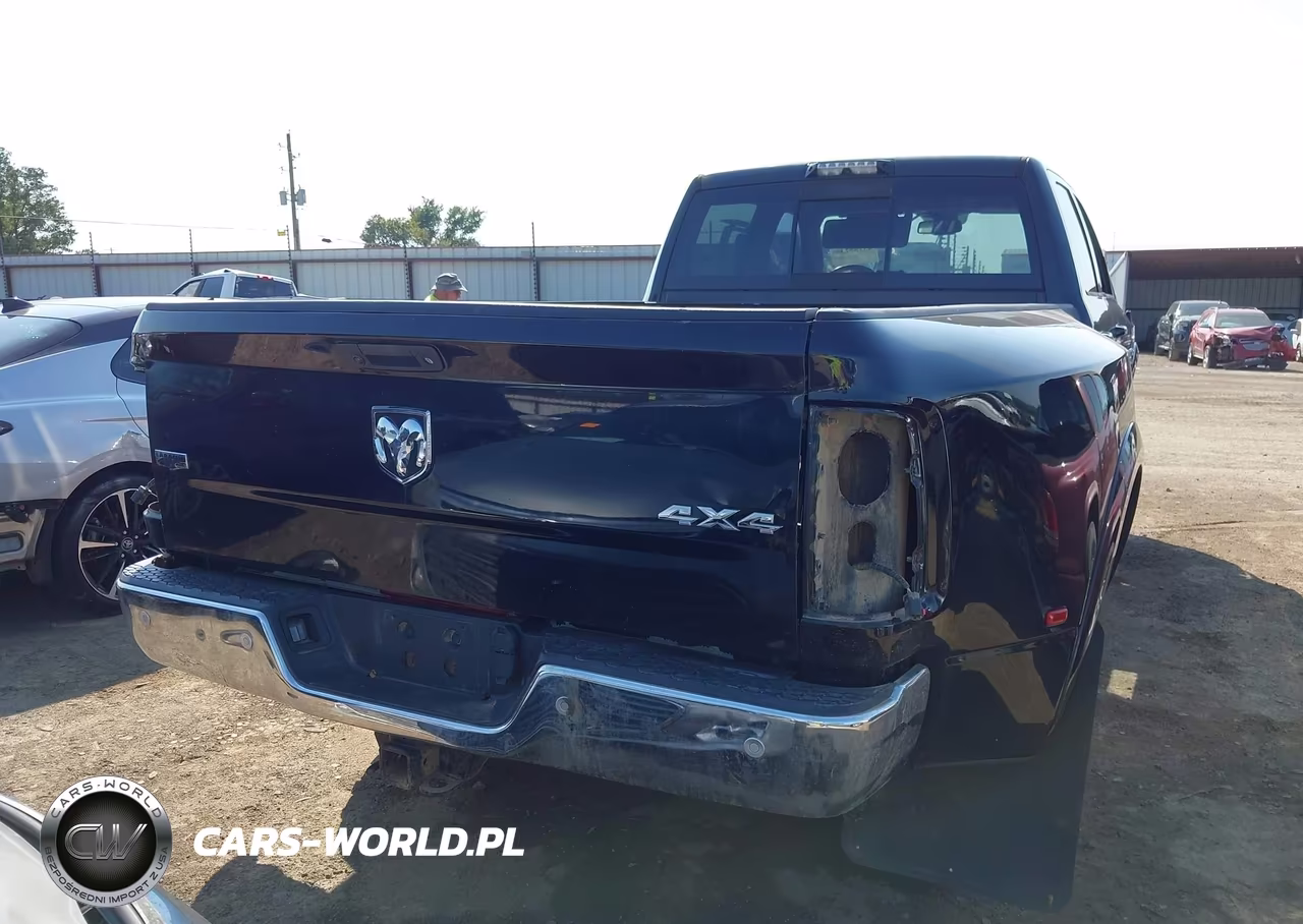 2018 Ram 3500 Laramie 4X4 8' Box VIN:3C63RRJL3JG324158 - 14