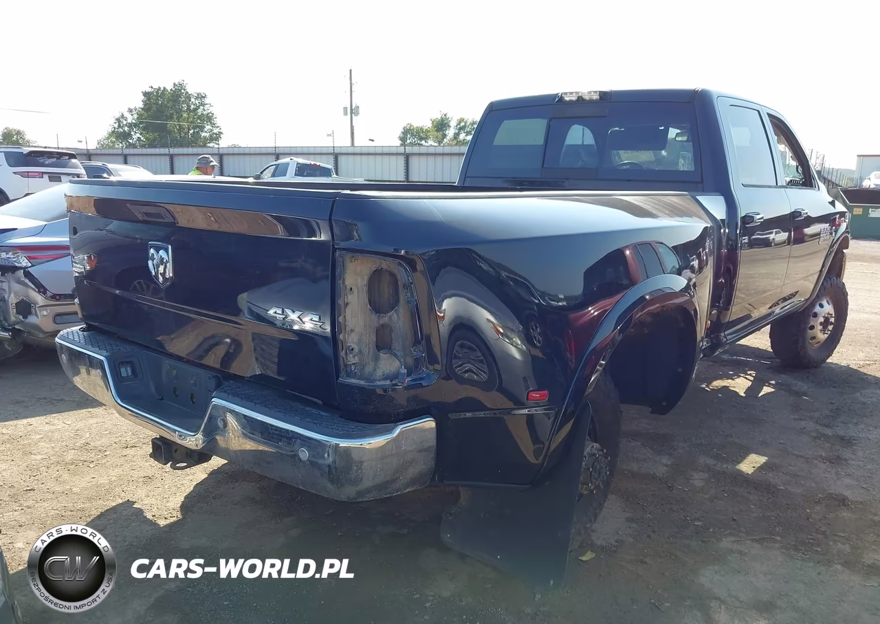 2018 Ram 3500 Laramie 4X4 8' Box VIN:3C63RRJL3JG324158 - 4