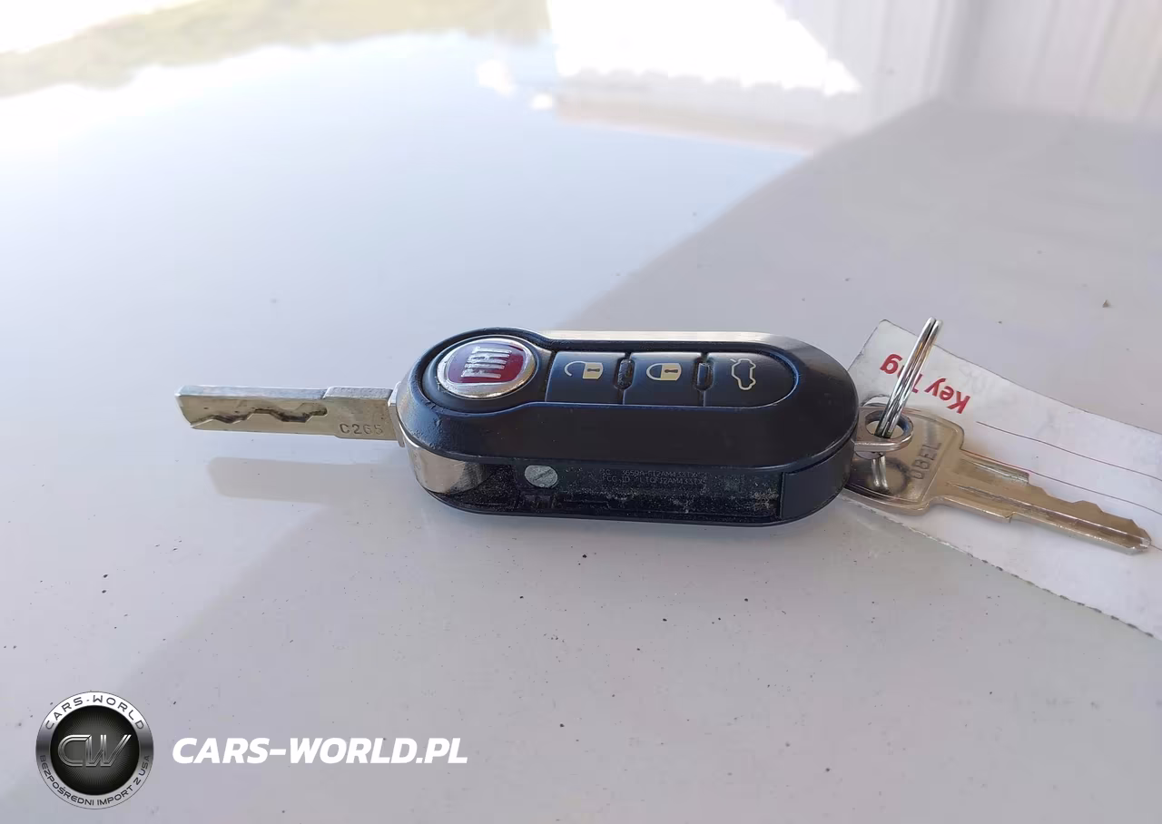 2015 Fiat 500 Pop VIN:3C3CFFAR7FT579726 - 11