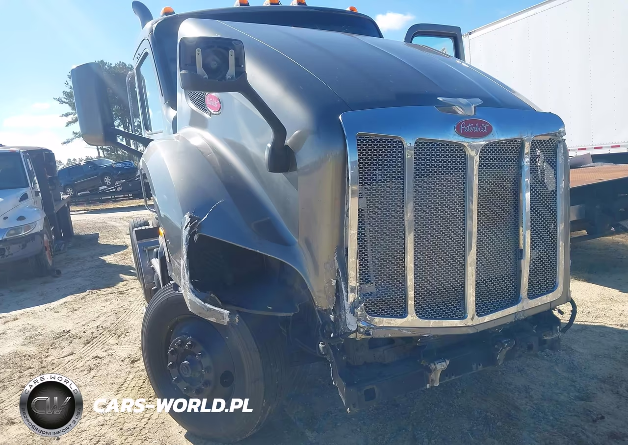 2017 Peterbilt 579 VIN:1XPBD49X6HD421065 - 11