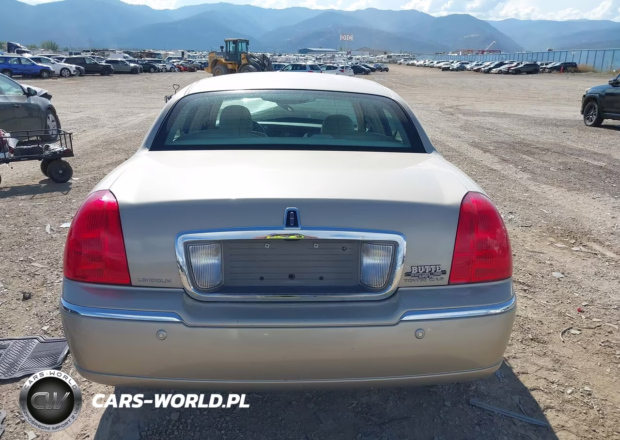 2004 Lincoln Town Car Signature VIN:1LNHM81W04Y641354 - 15