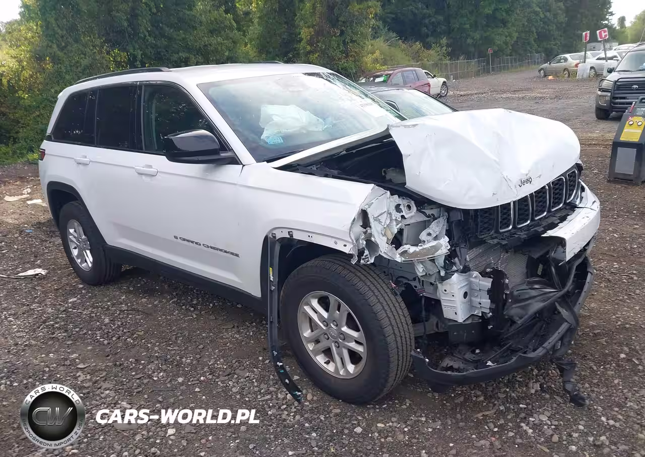 2023 Jeep Grand Cherokee Laredo 4X4